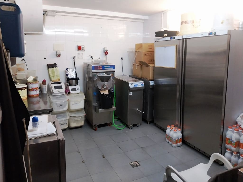 Ravintola/baari myytävänä paikassa Fuengirola - 235 000 € (Ref: 9510176)