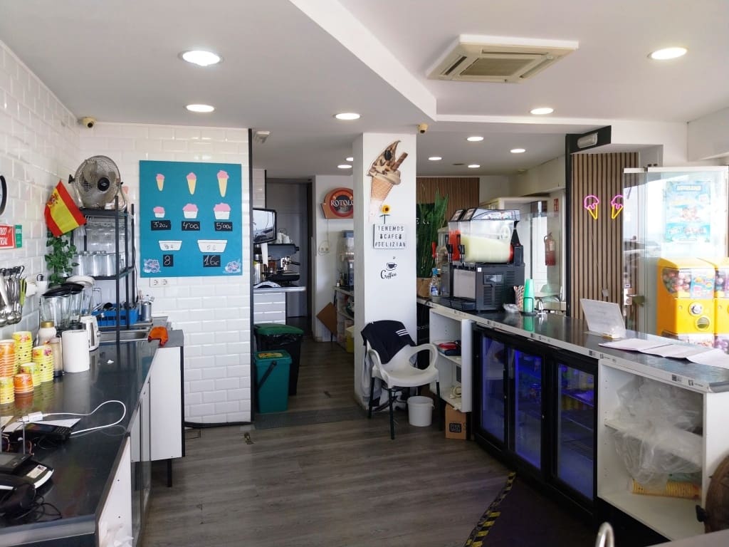 Ravintola/baari myytävänä paikassa Fuengirola - 235 000 € (Ref: 9510176)