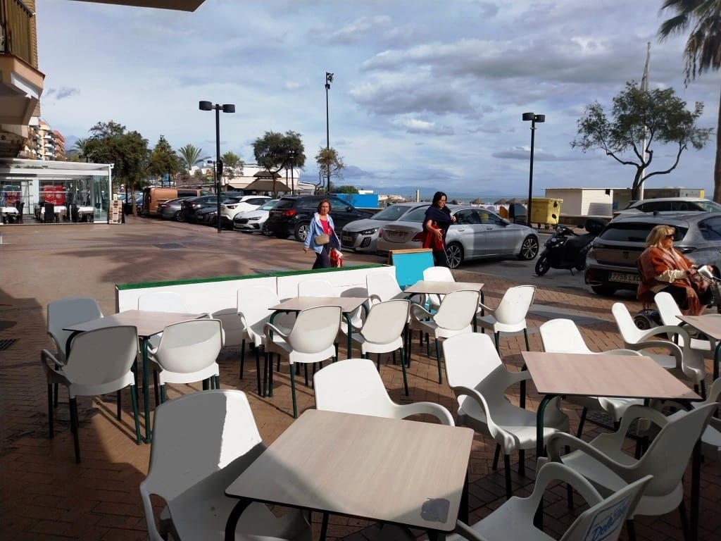 Ravintola/baari myytävänä paikassa Fuengirola - 235 000 € (Ref: 9510176)