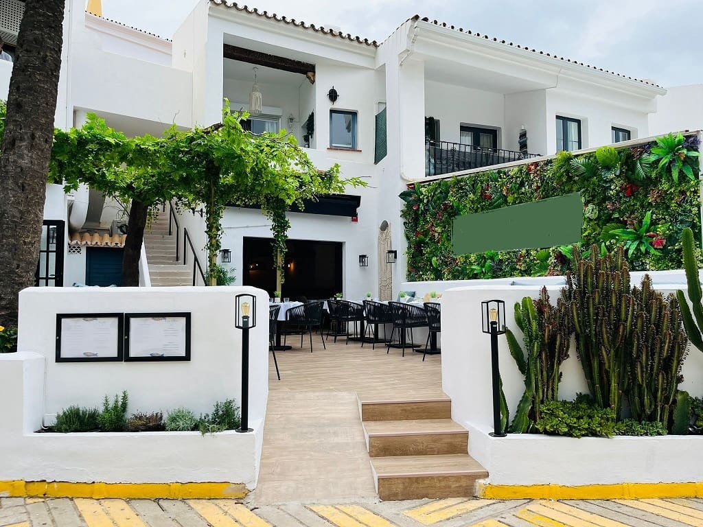 Restaurant/Bar for sale in Marbella - € 225,000 (Ref: 9510191)