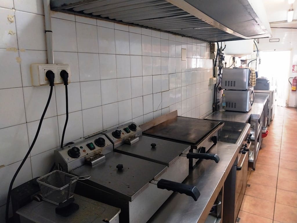 Restaurant/Bar til salgs i Benalmadena - € 50 000 (Ref: 9609479)