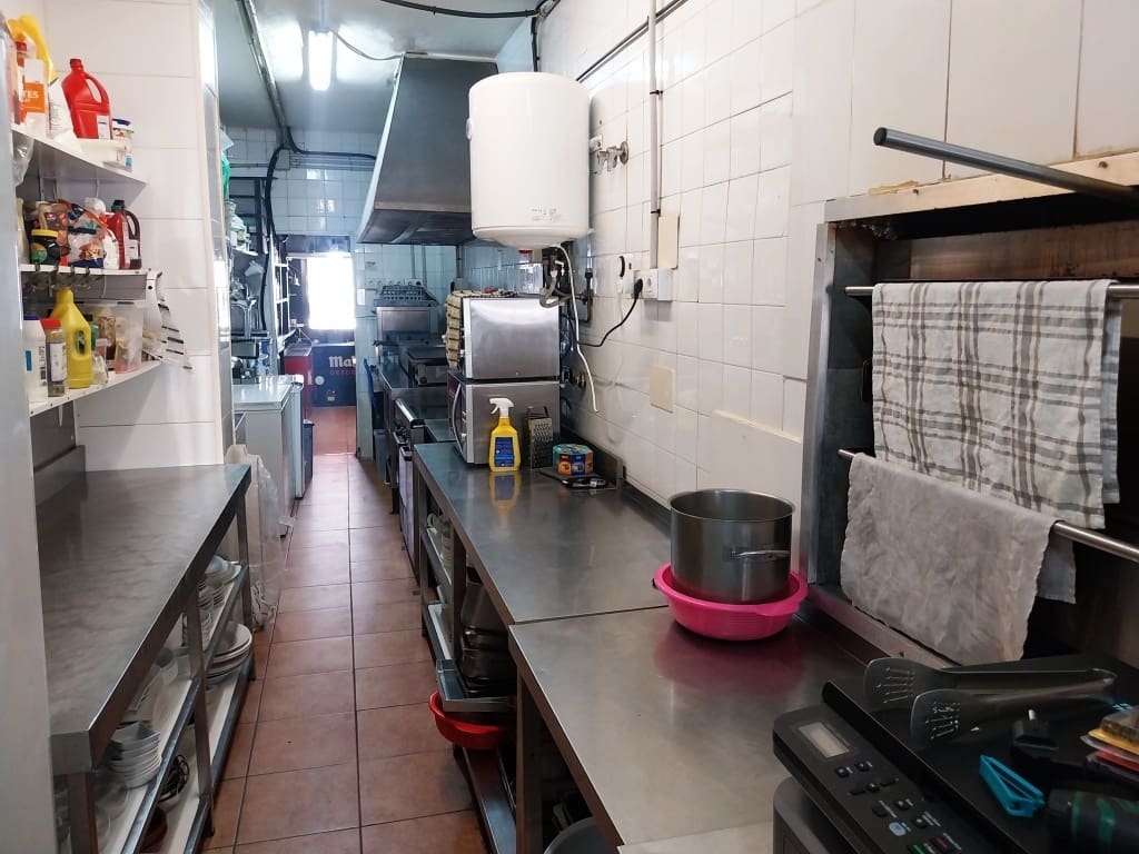 Restaurant/Bar til salgs i Benalmadena - € 50 000 (Ref: 9609479)