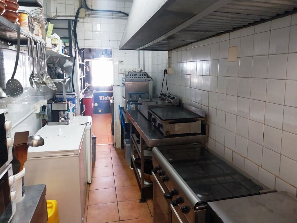 Restaurant/Bar til salgs i Benalmadena - € 50 000 (Ref: 9609479)