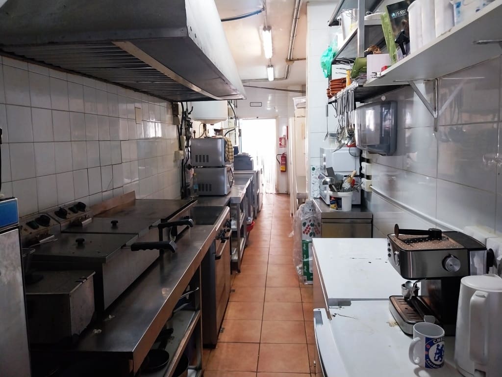 Restaurant/Bar til salgs i Benalmadena - € 50 000 (Ref: 9609479)