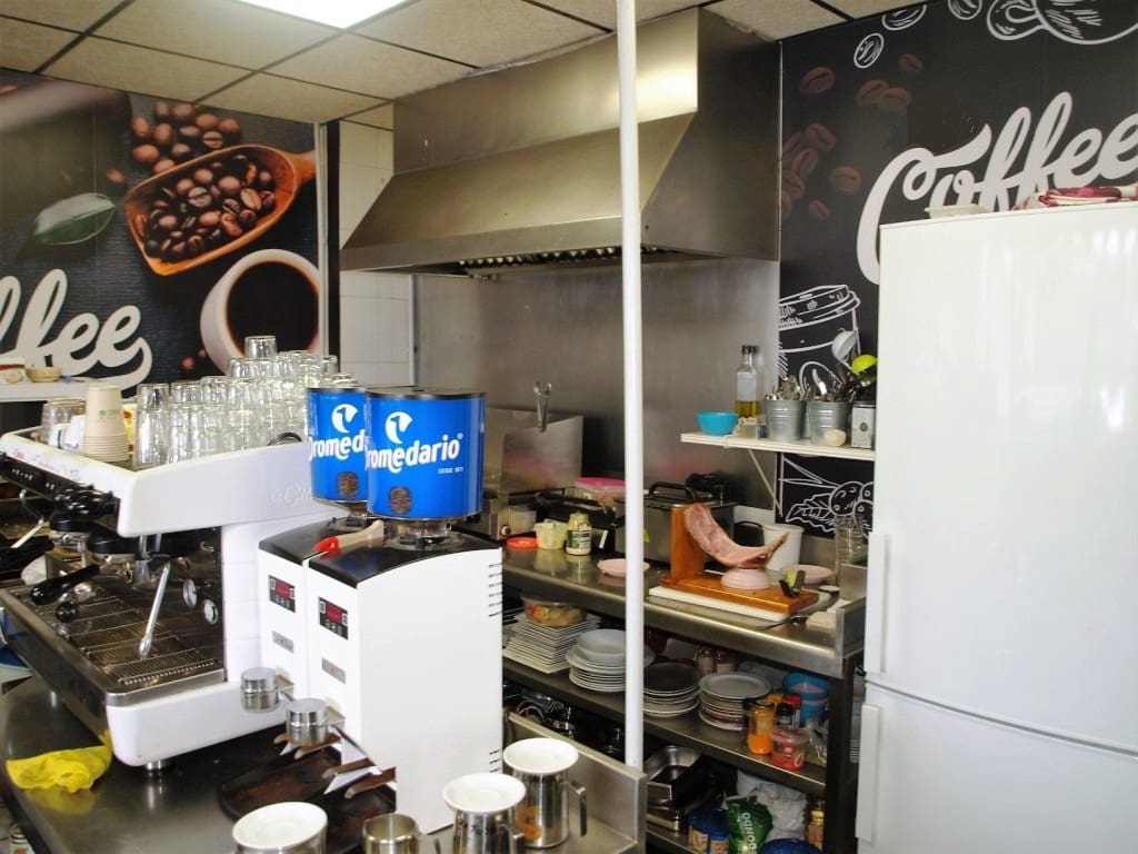 Restaurant/Bar til salgs i Fuengirola - € 24 950 (Ref: 9720280)