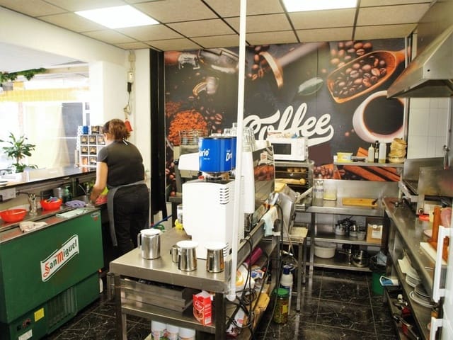 Restaurante/Bar para venda em Fuengirola - 24 950 € (Ref: 9720280)