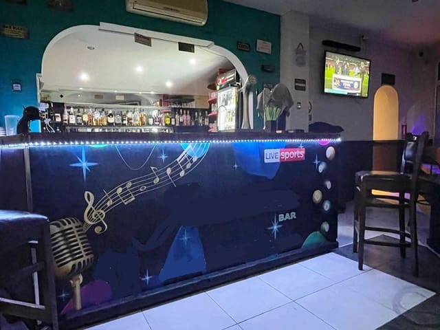Bar/Restaurante en Benalmádena en venta - 29.950 € (Ref: 9737061)