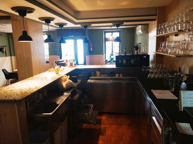 Restaurant/Bar for sale in Benalmádena pueblo, Benalmádena - € 49,950 (Ref: 9759449)
