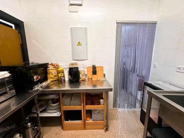 Restaurant/Bar til salg i Fuengirola - € 44.950 (Ref: 9769053)