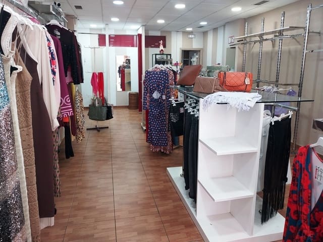 Butik til salg i Los Boliches , Fuengirola - € 64.950 (Ref: 9775982)