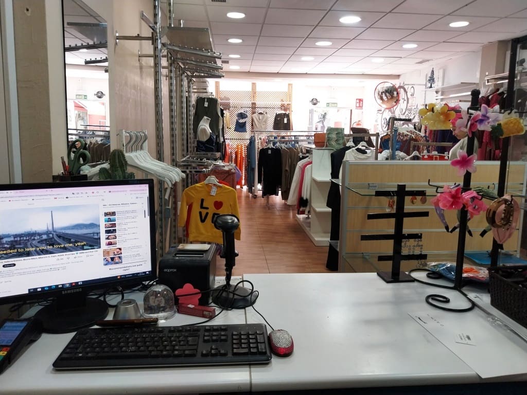 Butik till salu i Fuengirola - 64 950 € (Ref: 9775982)
