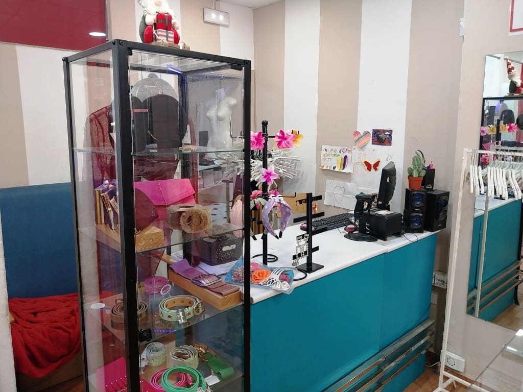Butik till salu i Fuengirola - 64 950 € (Ref: 9775982)