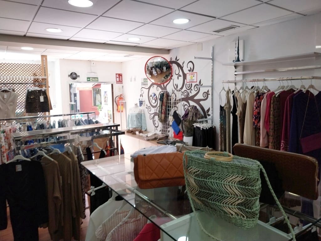 Butik till salu i Fuengirola - 64 950 € (Ref: 9775982)