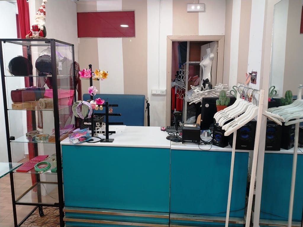Butik till salu i Fuengirola - 64 950 € (Ref: 9775982)