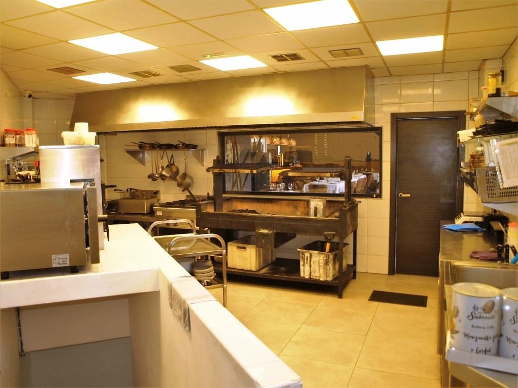 Restaurant/bar te koop in Fuengirola - € 160.000 (Ref: 9778546)