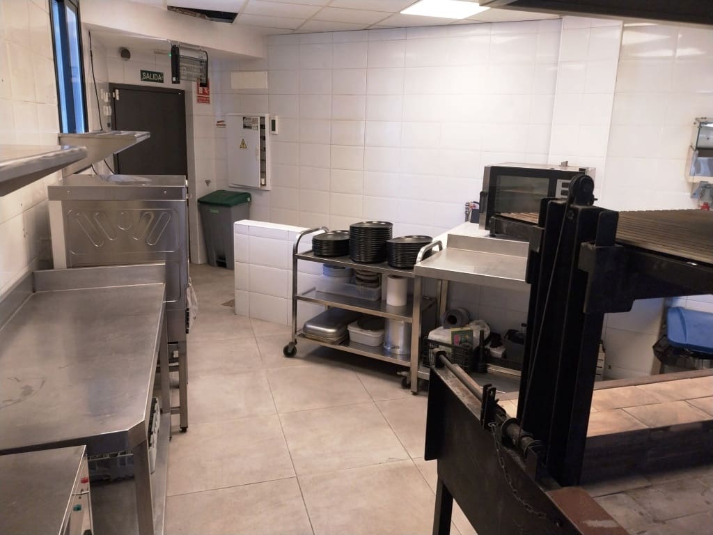 Restaurant/bar te koop in Fuengirola - € 160.000 (Ref: 9778546)