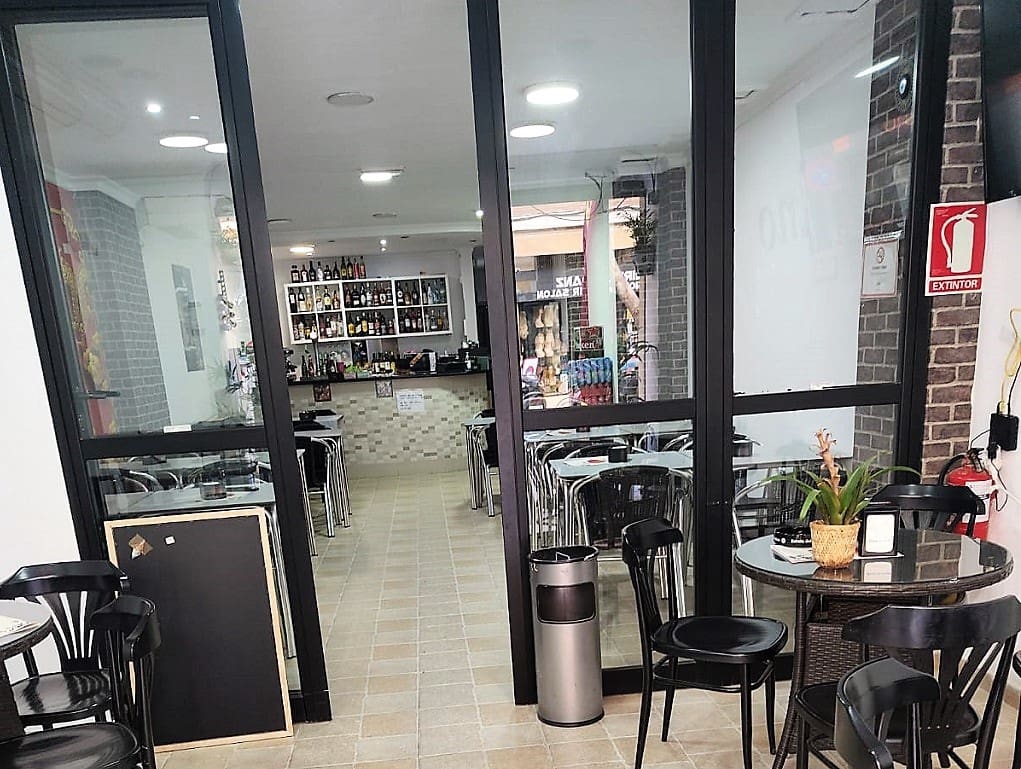 Restaurant/Bar til salgs i Fuengirola - € 44 950 (Ref: 9778878)