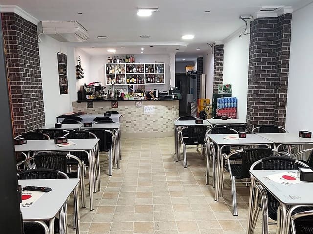 Restaurant/bar te koop in Los Boliches , Fuengirola - € 44.950 (Ref: 9778878)