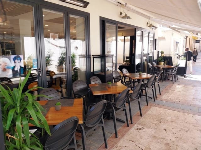 Restaurant/Bar til salgs i Fuengirola - € 280 000 (Ref: 9782008)