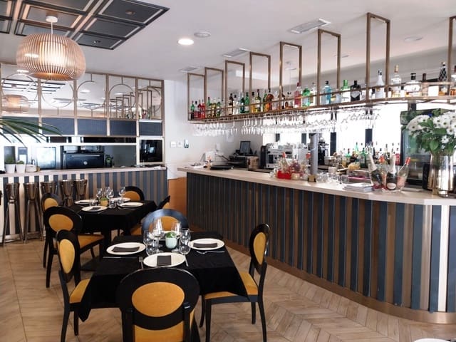 Restaurant/Bar til salgs i Fuengirola - € 280 000 (Ref: 9782008)