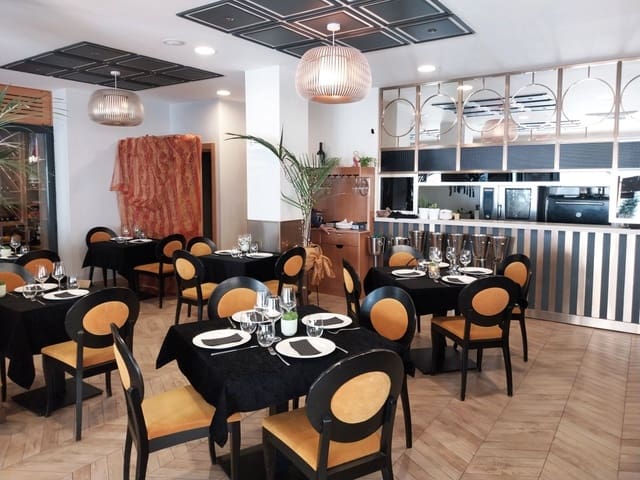Restaurant/Bar til salgs i Fuengirola - € 280 000 (Ref: 9782008)