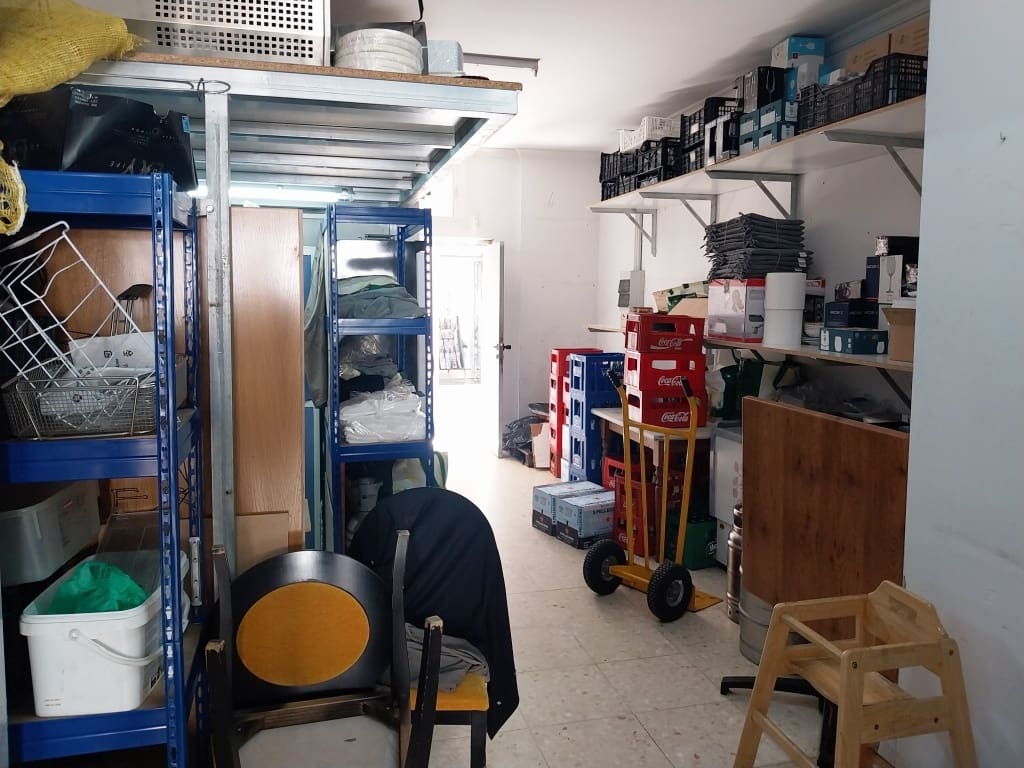 Restaurant/Bar til salgs i Fuengirola - € 280 000 (Ref: 9782008)