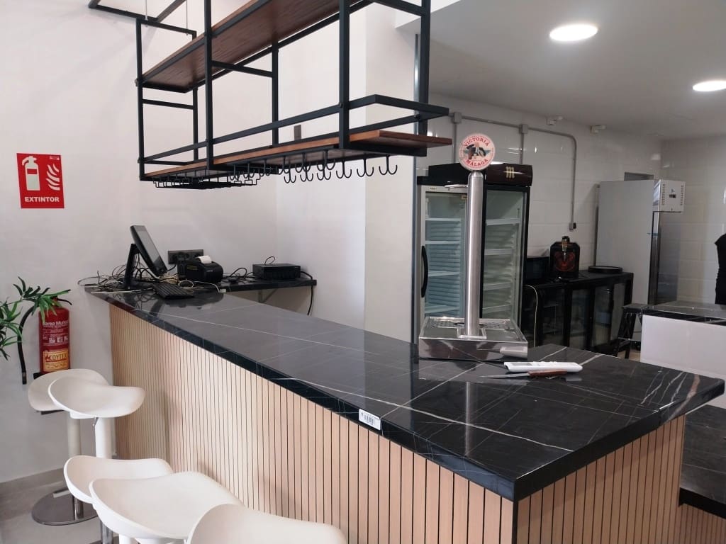 Ravintola/baari myytävänä paikassa Fuengirola - 129 950 € (Ref: 9806901)