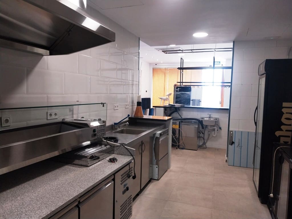 Ravintola/baari myytävänä paikassa Fuengirola - 129 950 € (Ref: 9806901)