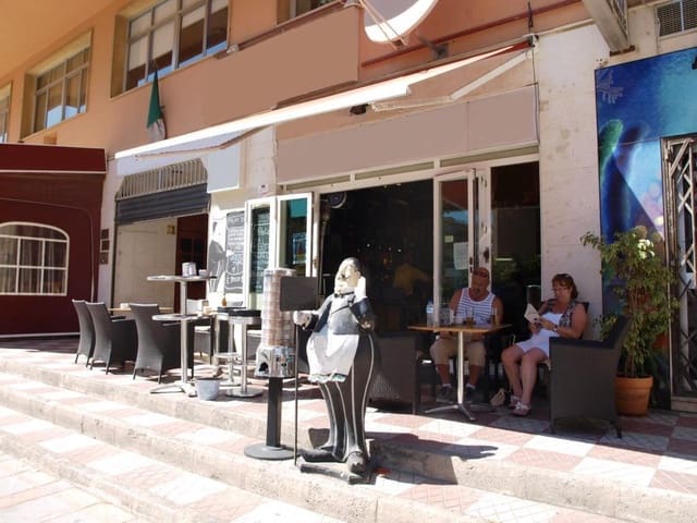 Ravintola/baari myytävänä paikassa Los Boliches , Fuengirola - 129 950 € (Ref: 9806901)