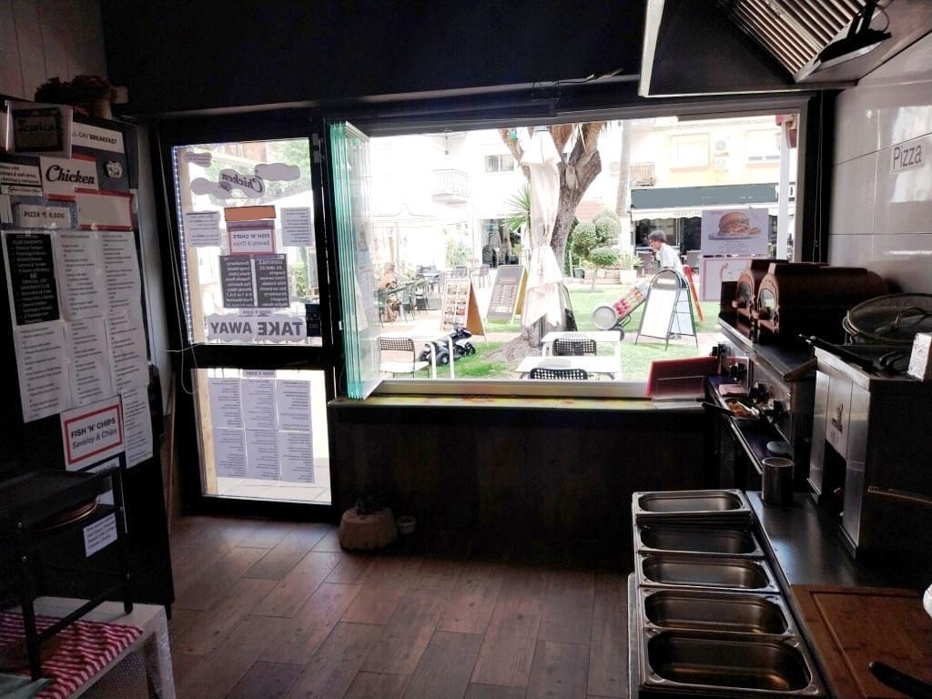 Ravintola/baari myytävänä paikassa Fuengirola - 44 950 € (Ref: 9809837)