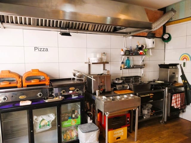 Ravintola/baari myytävänä paikassa Fuengirola - 44 950 € (Ref: 9809837)