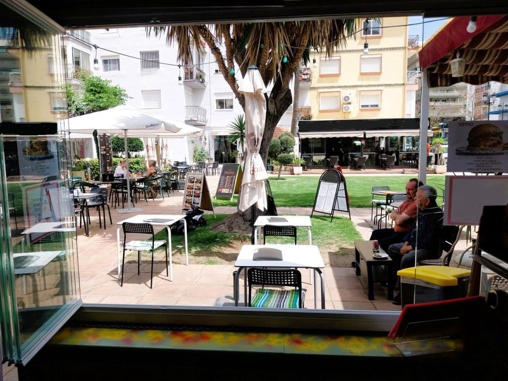 Ravintola/baari myytävänä paikassa Fuengirola - 44 950 € (Ref: 9809837)
