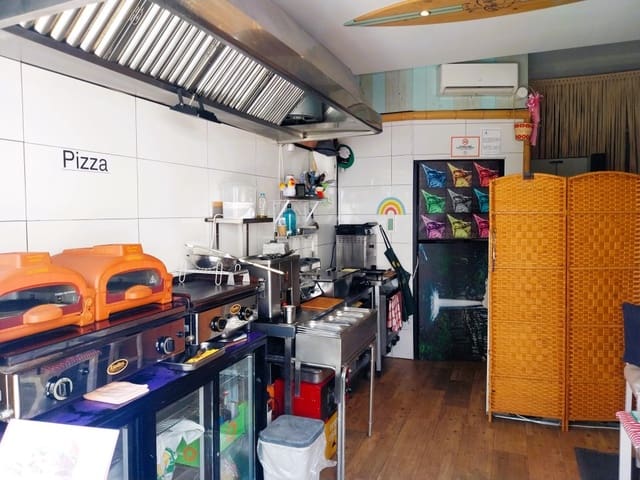 Ravintola/baari myytävänä paikassa Fuengirola - 44 950 € (Ref: 9809837)