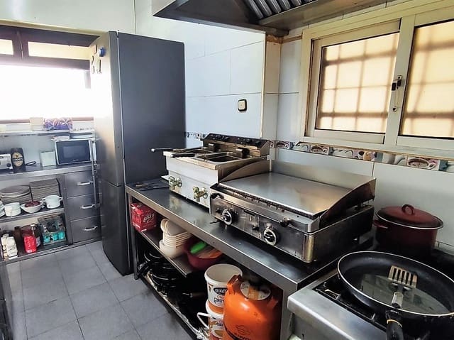 Restaurant/Bar à vendre à Torremolinos - 125 000 € (Ref: 9823546)