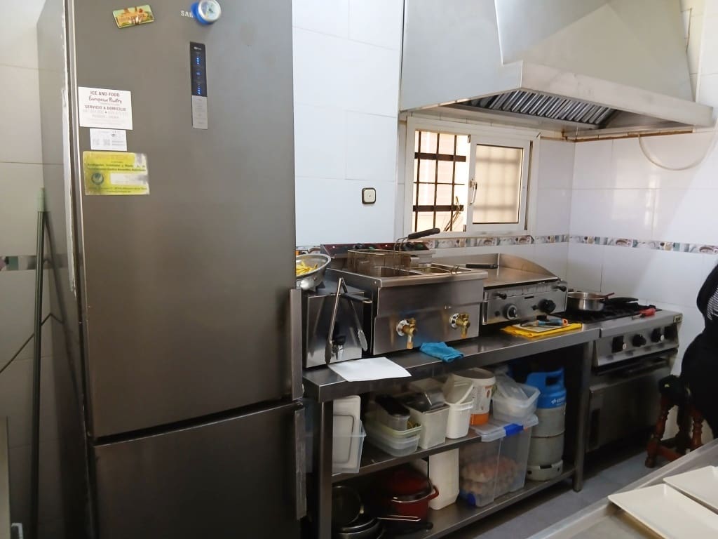 Bar/Restaurante en Torremolinos en venta - 55.950 € (Ref: 9823546)