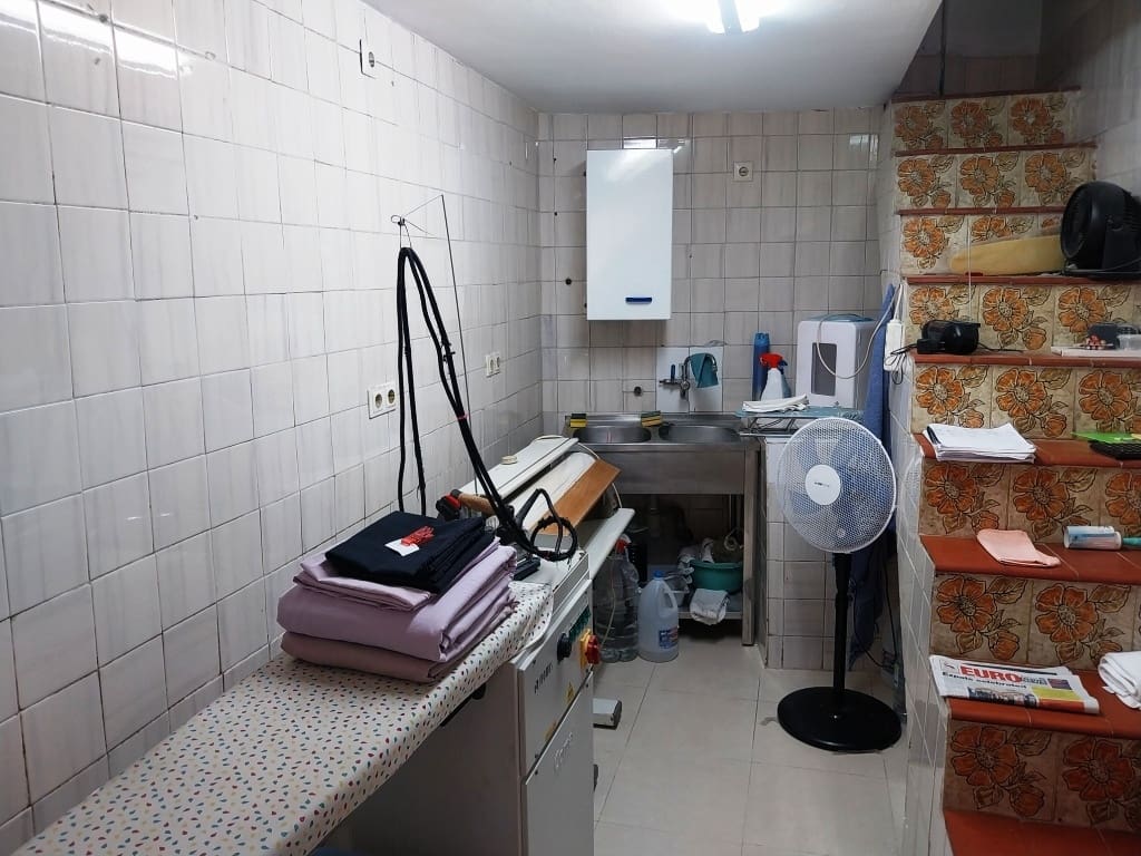 Business for sale in Benalmadena - € 29,950 (Ref: 9841165)