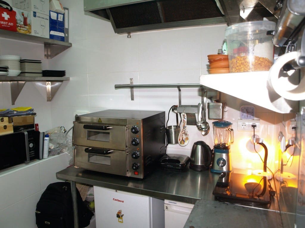 Restaurang/Bar till salu i Fuengirola med pool - 64 950 € (Ref: 9860564)