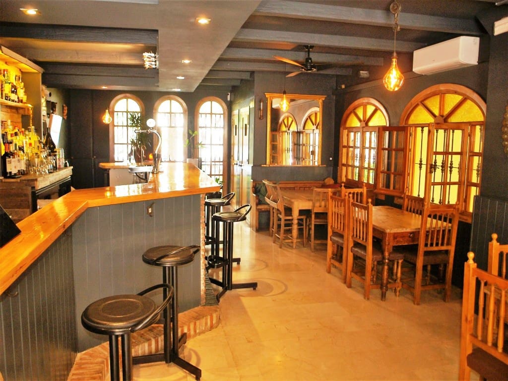 Restaurang/Bar till salu i Fuengirola med pool - 64 950 € (Ref: 9860564)