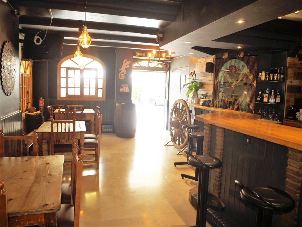 Restaurang/Bar till salu i Fuengirola med pool - 64 950 € (Ref: 9860564)