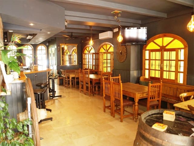 Restaurant/Bar til salg i Fuengirola med swimmingpool - € 64.950 (Ref: 9860564)