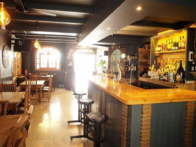 Restaurant/Bar til salg i Fuengirola med swimmingpool - € 64.950 (Ref: 9860564)