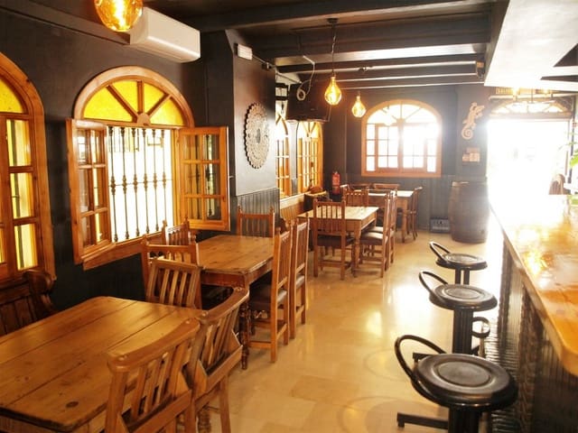 Restaurant/Bar til salg i Fuengirola med swimmingpool - € 64.950 (Ref: 9860564)