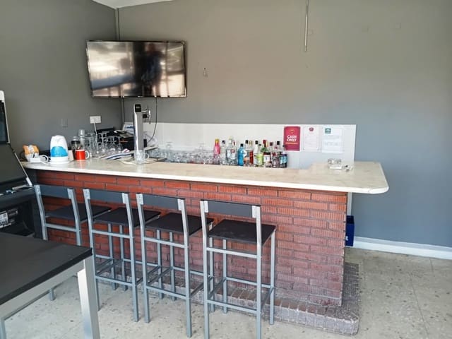 Ravintola/baari myytävänä paikassa Benalmádena - 14 950 € (Ref: 9882549)