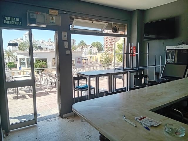 Ravintola/baari myytävänä paikassa Benalmádena - 14 950 € (Ref: 9882549)