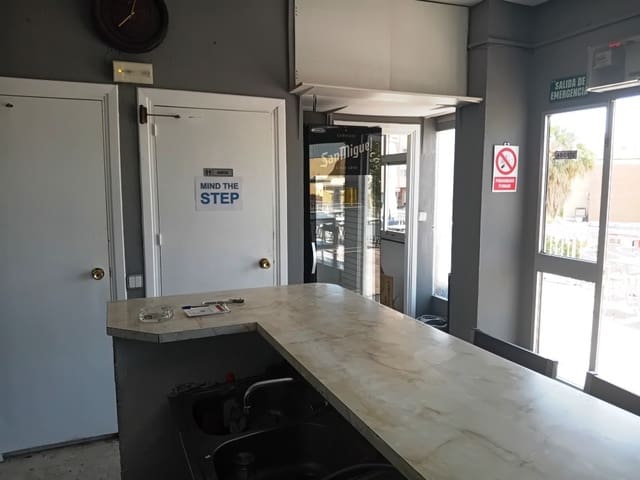 Ravintola/baari myytävänä paikassa Benalmádena - 14 950 € (Ref: 9882549)