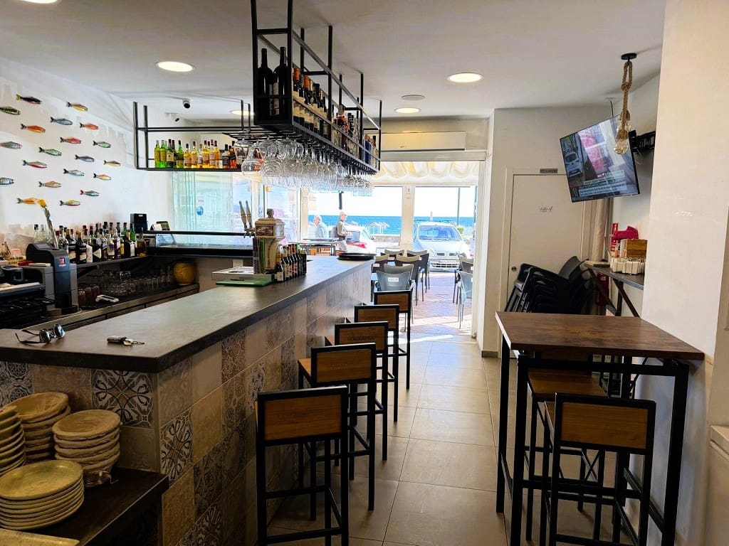 Restaurant/Bar til salgs i Fuengirola - € 134 950 (Ref: 9895236)