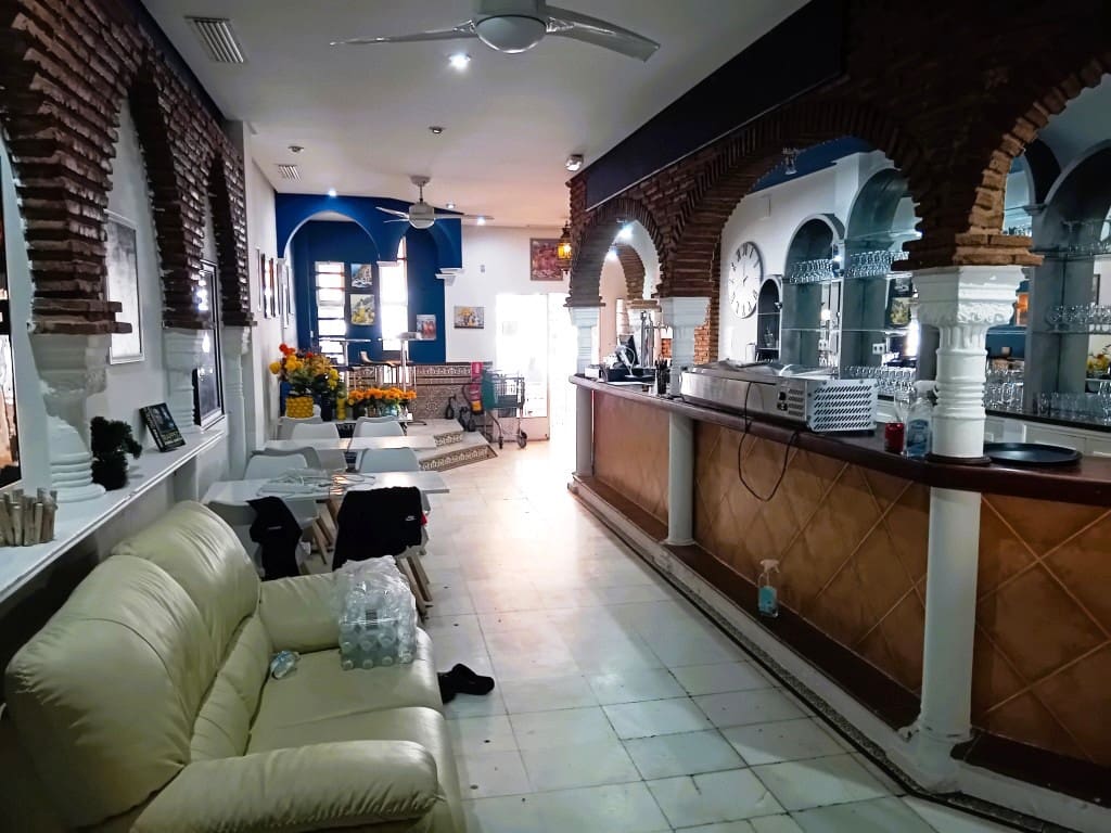 Restaurant/Bar for sale in Fuengirola - € 39,950 (Ref: 9918856)