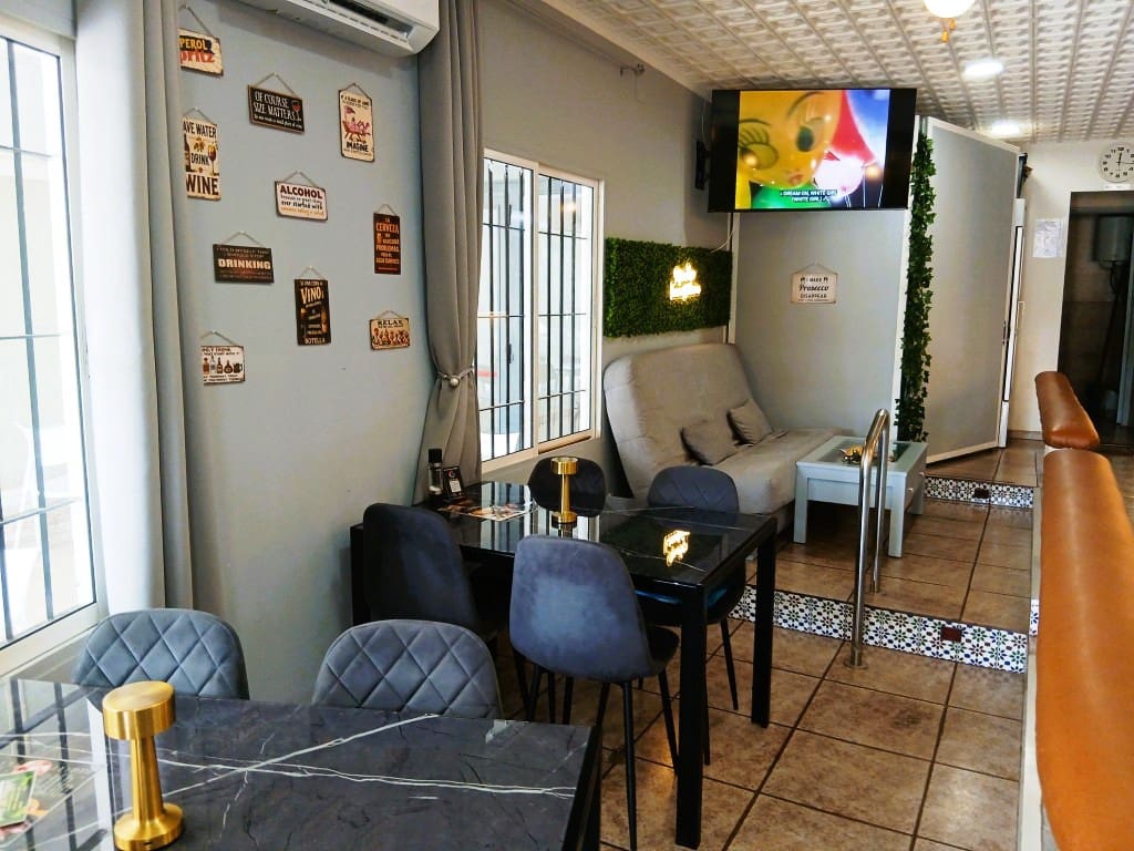 Restaurant/Bar til salg i Torremolinos - € 57.950 (Ref: 9944823)