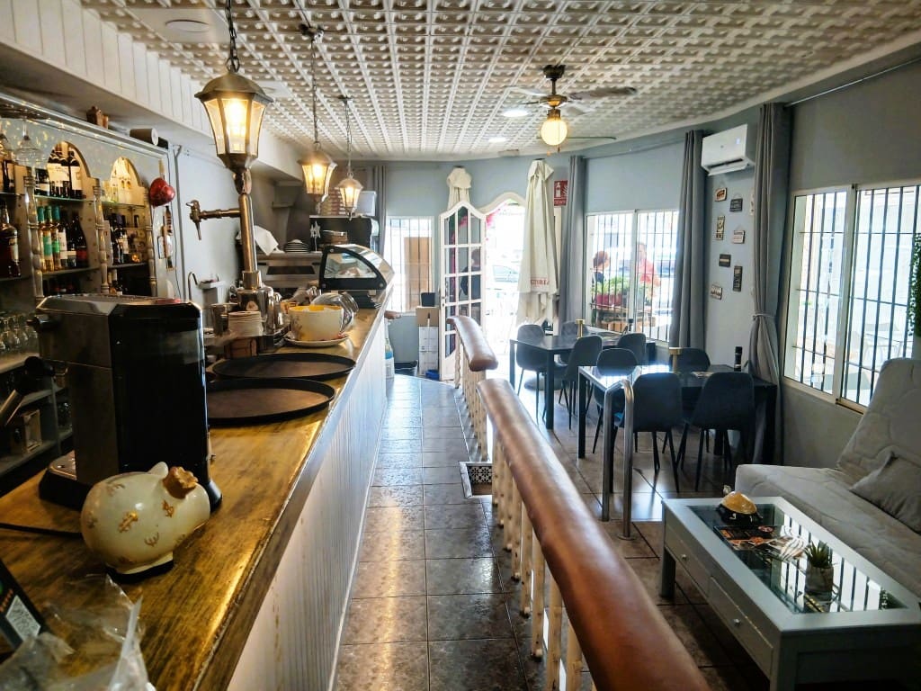 Restaurant/Bar til salg i Torremolinos - € 57.950 (Ref: 9944823)