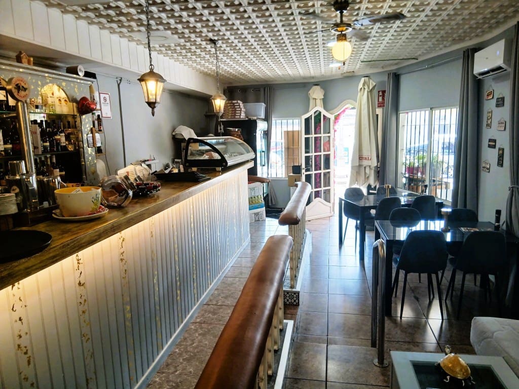 Restaurant/Bar til salg i Torremolinos - € 57.950 (Ref: 9944823)